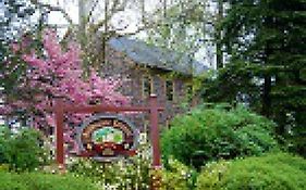 Brownstone Colonial Inn